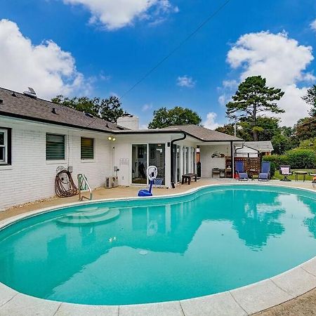 Poolside Bungalow With Fire Pit Fun And King Suite Шарлотт Екстер'єр фото